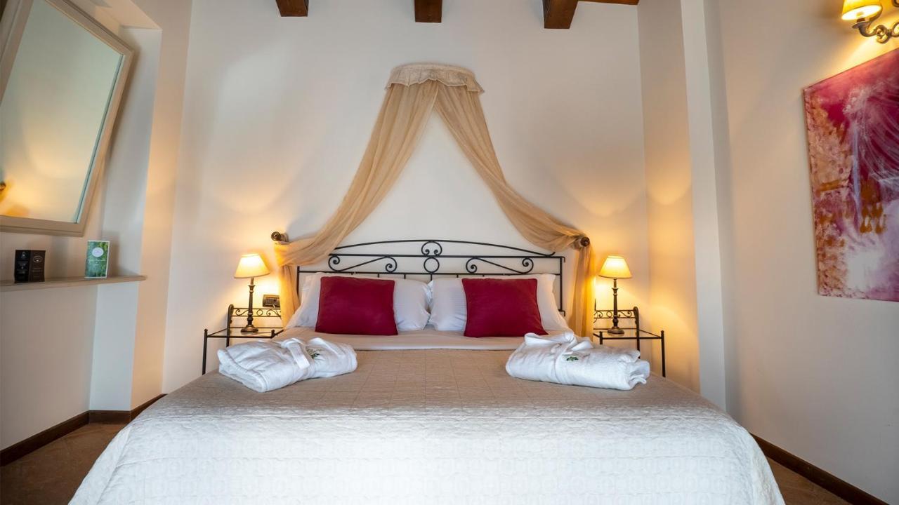 Relais Bella Rosina Pool & Spa La Cassa Eksteriør billede