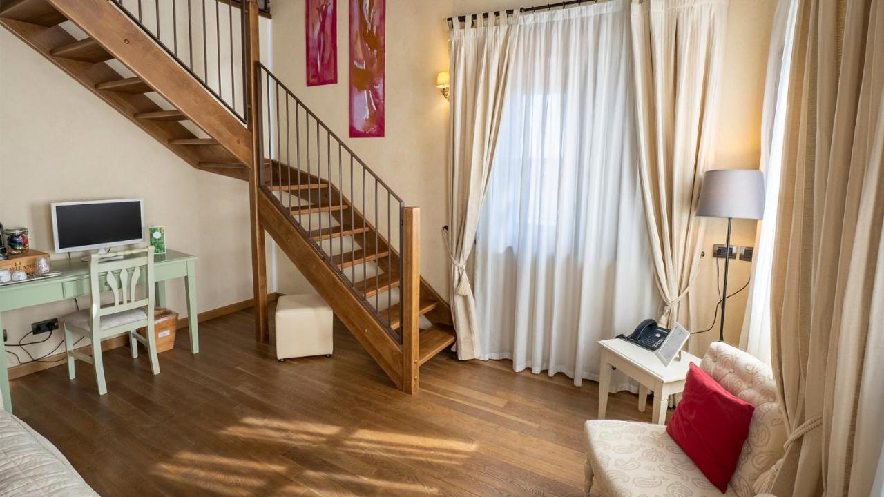 Relais Bella Rosina Pool & Spa La Cassa Eksteriør billede