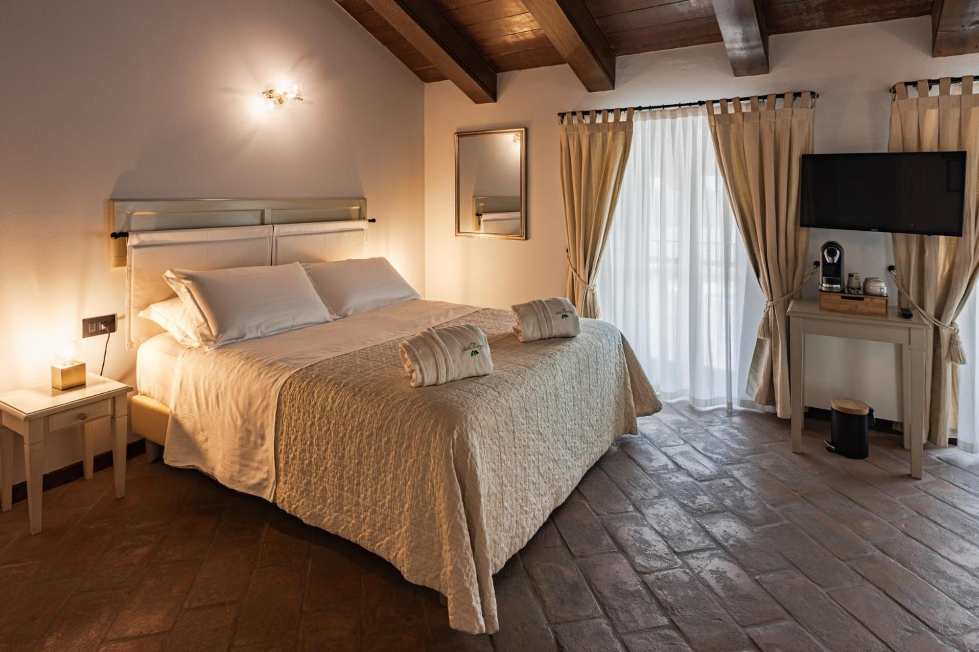 Relais Bella Rosina Pool & Spa La Cassa Eksteriør billede